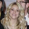 Shakira, radieuse pour une séance de dédicaces au Sephora des Champs-Elysées à Paris, à l'occasion de la présentation sa ligne de parfums. Le 27 mars 2013