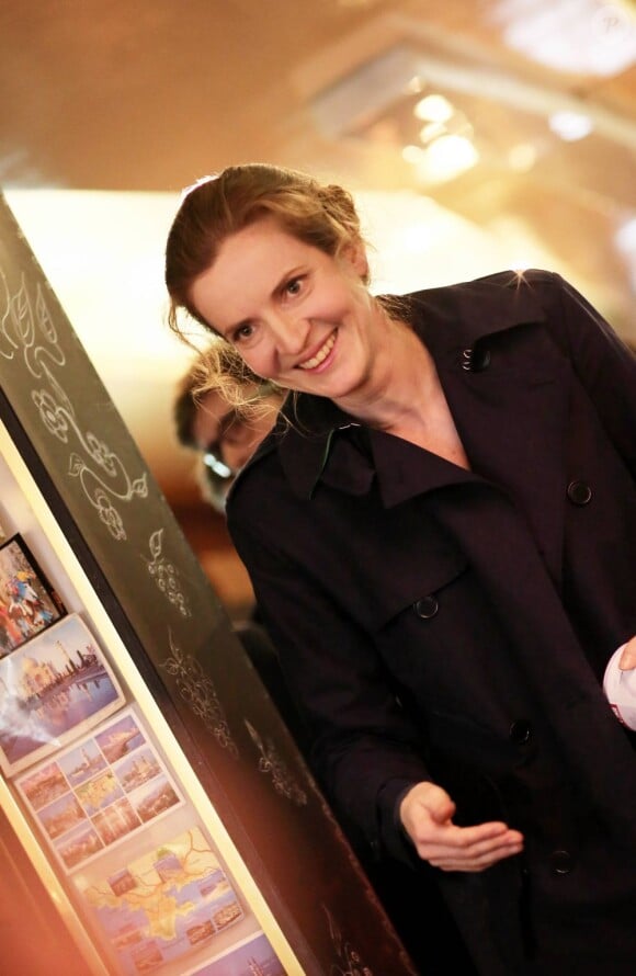 Nathalie Kosciusko-Morizet poursuit avec le sourire sa campagne pour les municipales à Paris. Une fois de plus, la candidate a opté pour un café politique dans le 8e arrondissement de la capitale, le 27 mars 2013.