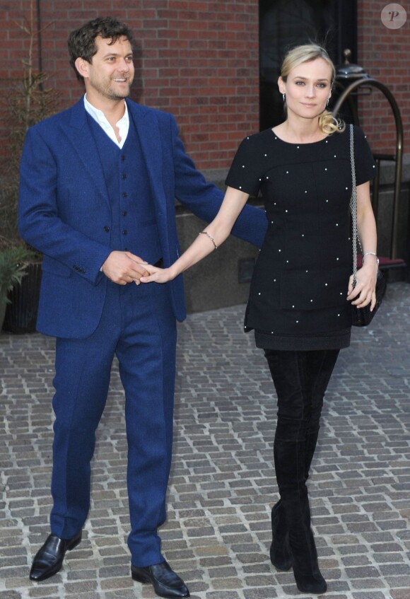 Joshua Jackson et sa compagne Diane Kruger lors de la projection du film Les Ames Vagabondes (The Host) à New York le 27 mars 2013.
