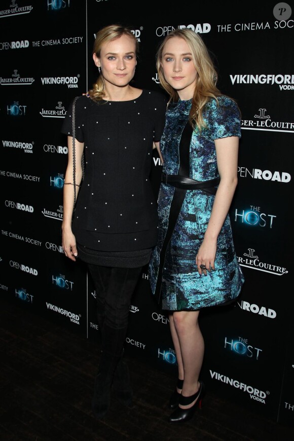 Diane Kruger et Saoirse Ronan, superbes créatures à la projection du film Les Ames Vagabondes (The Host) à New York le 27 mars 2013.