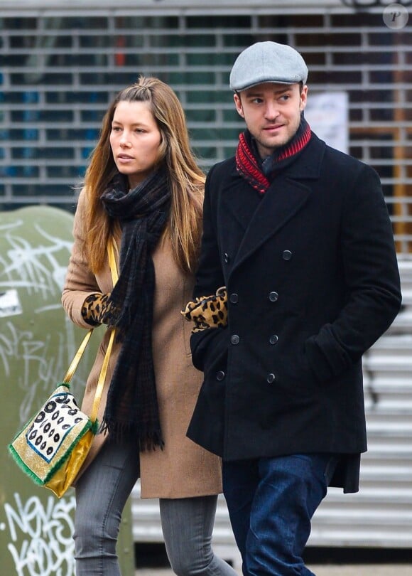 Justin Timberlake et Jessica Biel main dans la main dans les rues de New York, le 1 mars 2013.