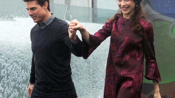Tom Cruise : Main dans la main avec la superbe Olga Kurylenko
