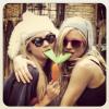Cara Delevingne et Sienna Miller ont fêté Pâques ensemble.