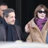 Nicolas Sarkozy et Carla Bruni-sarkozy le 9 février 2013 à la sortie du Royal Monceau.