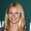  Gwyneth Paltrow signe son nouveau livre dans la librairie "Barnes & Noble", dans le centre commercial The Grove à Los Angeles. Le 3 avril 2013.