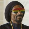 Snoop Lion dans le clip de Here Comes The King (feat. Angela Hunte).