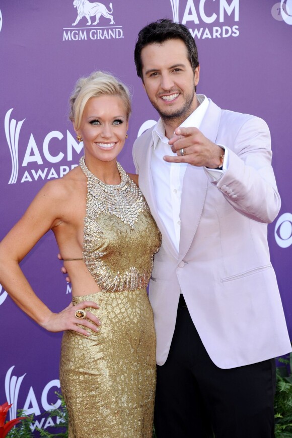 Luke Bryan et Caroline Boyer à 48e soirée anuelle des Academy Of Country Music Awards à Las Vegas, le 7 avril 2013.