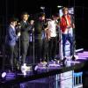 Les membres des One Direction sur scène à Londres, le 6 avril 2013. Le chanteur a terminé en boxer à cause d'une blague de Liam Payne.