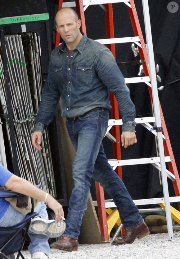 Jason Statham prêt sur le tournage du film Heat à la Nouvelle-Orléans, le 9 avril 2013.