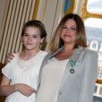  Charlotte Valandrey, en présence de sa fille Tara, recevait le 10 avril 2013 à Paris les insignes de chevalier de l'ordre des Arts et des Lettres des mains de la ministre de la Culture et de la Communication Aurélie Filippetti. 