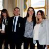 Lou Doillon, Giorgio Bianchi, Aurelie Filippetti et Charlotte Valandrey le 10 avril 2013 à Paris lors de la cérémonie de remise des insignes de chevalier de l'ordre des Arts et des Lettres au ministère de la Culture et de la Communication.