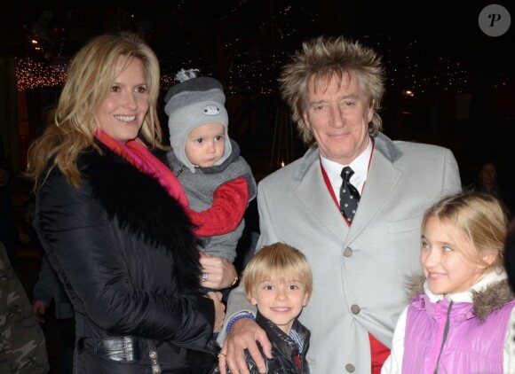 Rod Stewart et Penny Lancaster Stewart à Londres le 22 novembre 2012.