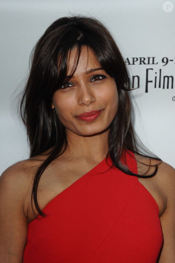 Freida Pinto pour l'ouverture de l'Indian Film Festival de Los Angeles (IFFLA) aux ArcLight Cinemas de Hollywood, Los Angeles, le 9 avril 2013.