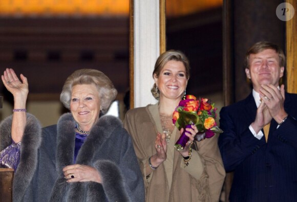 La reine Beatrix, le prince Willem-Alexander et la princesse Maxima des Pays-Bas à Utrecht le 11 avril 2013 pour fêter les 300 ans du Traité d'Utrecht et lancer le programme de commémorations prévues par la ville jusqu'en septembre.