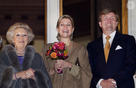 La reine Beatrix, le prince Willem-Alexander et la princesse Maxima des Pays-Bas à Utrecht le 11 avril 2013 pour fêter les 300 ans du Traité d'Utrecht et lancer le programme de commémorations prévues par la ville jusqu'en septembre.
