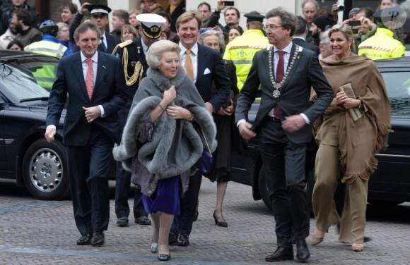 La reine Beatrix, le prince Willem-Alexander et la princesse Maxima des Pays-Bas à Utrecht le 11 avril 2013 pour fêter les 300 ans du Traité d'Utrecht et lancer le programme de commémorations prévues par la ville jusqu'en septembre.