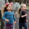 Matthew Broderick emmène ses filles jumelles Tabitha et Marion à l'école à New York, le 11 avril 2013.