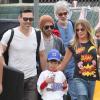 LeAnn Rimes et Eddie Cibrian encouragent Jake, le fils d'Eddie, pour son match de baseball.