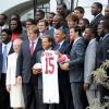 Barack Obama recevait l'équipe universitaire de football américain des Crimson Tide de l'Alabama le 15 avril 2013 à la Maison Blanche, double championne en titre