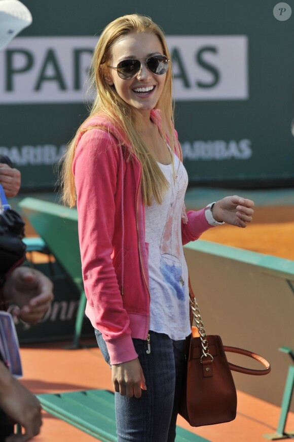 Jelena Ristic, radieuse lors du match de son homme Novak Djokovic en huitième de finale du tournoi de Monte Carlo le 18 avril 2013