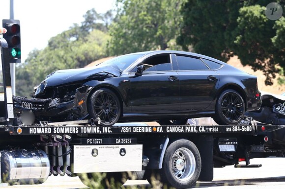 La voiture de l'ancienne playmate Kendra Wilkinson après son accident à Los Angeles, le 22 avril 2013.