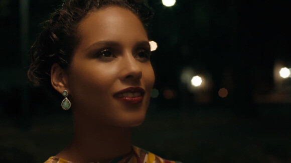 Alicia Keys, sensuelle et charmeuse dans le clip très chaud de ''Fire We Make''