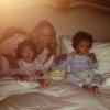 Mariah Carey a posté des photos intimes et familiales sur Instagram, notamment lors d'une soirée pyjama avec son mari et ses enfants, le 24 avril 2013.
