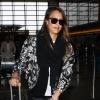 Jessica Alba arrive à l'aéroport LAX de Los Angeles pour prendre un avion. Le 30 avril 2013