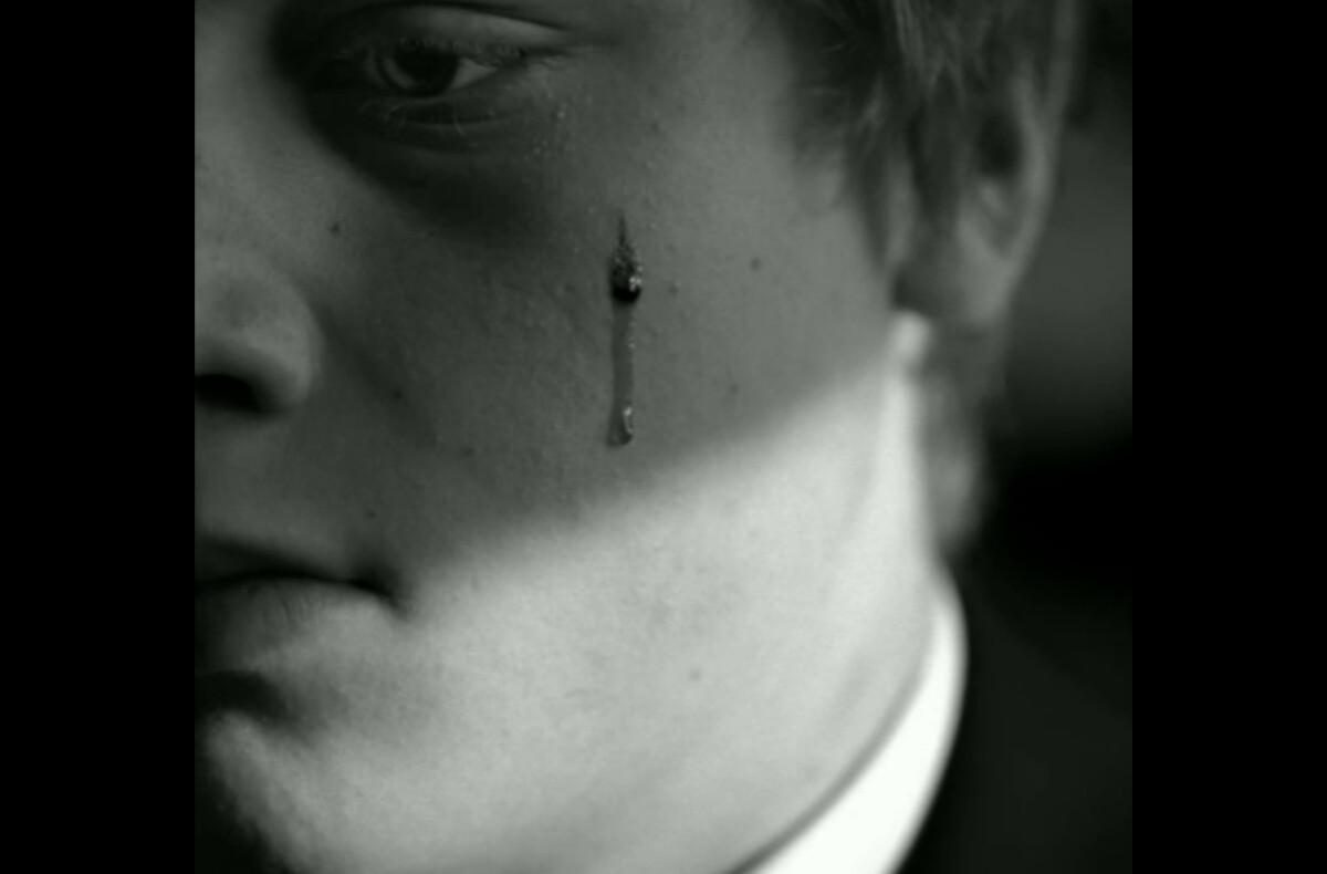 Vidéo College Boy, le clip d'Indochine signé Xavier Dolan mai 2013