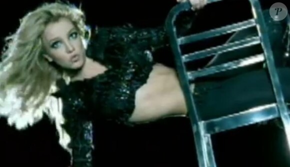 Britney Spears dans son clip Stronger, sorti en 2001.