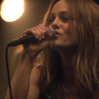 Vanessa Paradis chante ''Station Quatre-Septembre'', un inédit tout doux