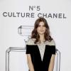 Alma Jodorowsky à l'exposition "N°5 Culture Chanel" au Palais de Tokyo à Paris le 3 mai 2013. L'exposition "N°5 Culture Chanel" retrace l'histoire et les secrets, jusqu'alors bien gardés, du mythique parfum de la maison Chanel.