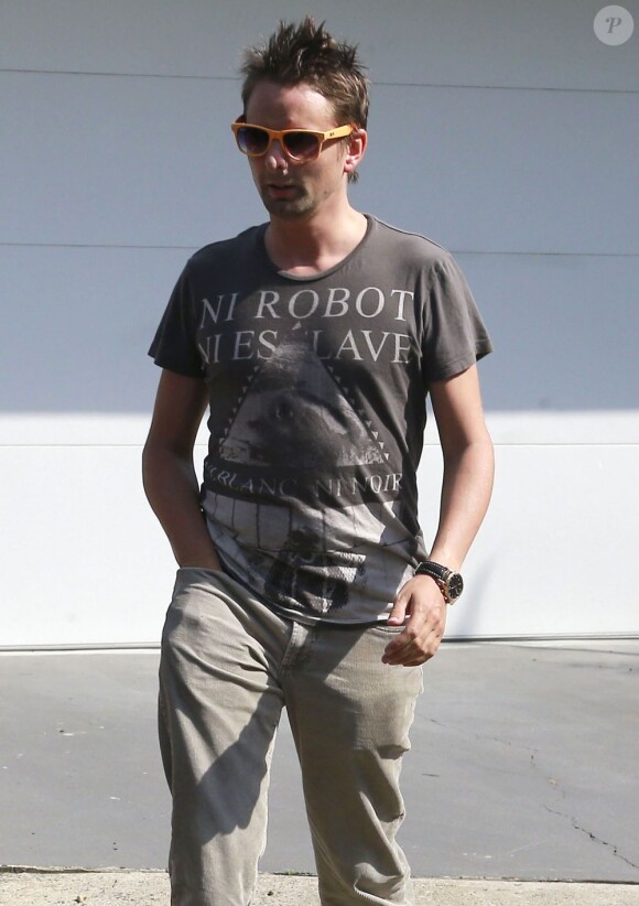 Kate Hudson et son fiancé Matthew Bellamy, leader du groupe Muse, devant leur maison à Los Angeles, le 4 mai 2013.