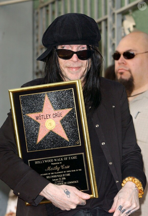 Mick Mars de Mötley Crüe lors de l'hommage rendu au groupe sur la Hollywood Walk of Fame, à Los Angeles, le 25 janvier 2006.