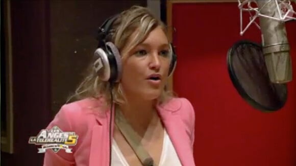 Aurélie chante dans les Anges de la télé-réalité 5, mercredi 8 mai 2013 sur NRJ12