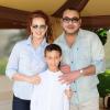 Le prince Moulay El Hassan pose avec ses parents la princesse Lalla Salma et le roi Mohammed VI, au palais royal, à Rabat, pour son 10e anniversaire célébré le 8 mai 2013.