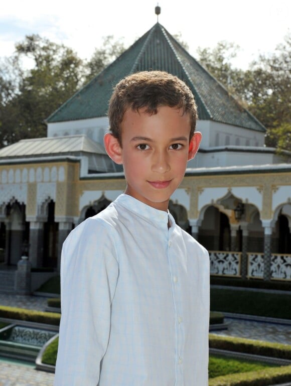 Le prince Moulay El Hassan pose au palais royal, à Rabat, pour son 10e anniversaire célébré le 8 mai 2013.