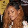 Rihanna, ultra chic en chemisier et jupe Balmain, quitte le restaurant Da Silvano. New York, le 8 mai 2013.
