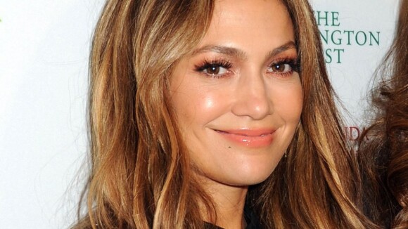 Jennifer Lopez : Sobre et chic au côté de sa soeur pour honorer les mamans