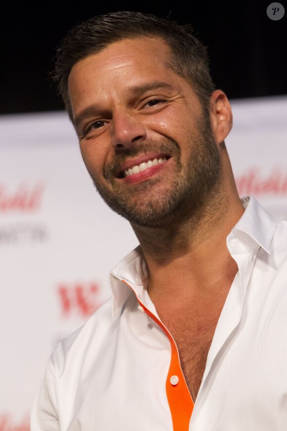 Le très sexy chanteur Ricky Martin a fait la promotion de son best of intitulé Greatest Hits, au centre commercial Westfield, à Sydney, le 9 mai 203.