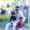 Exclusif - Prix Special - Ricky Martin et ses fils Matteo et Valentino dans un parc a Sydney en Australie le 18 mai 2013.  Exclusive - For Germany call for price - Singer & coach for The Voice, Ricky Martin with twin sons Mateo and Valentino in Sydney, Australie on may 18, 2013. Having some quality time together. Enjoying the Aussie life.18/05/2013 - Sydney