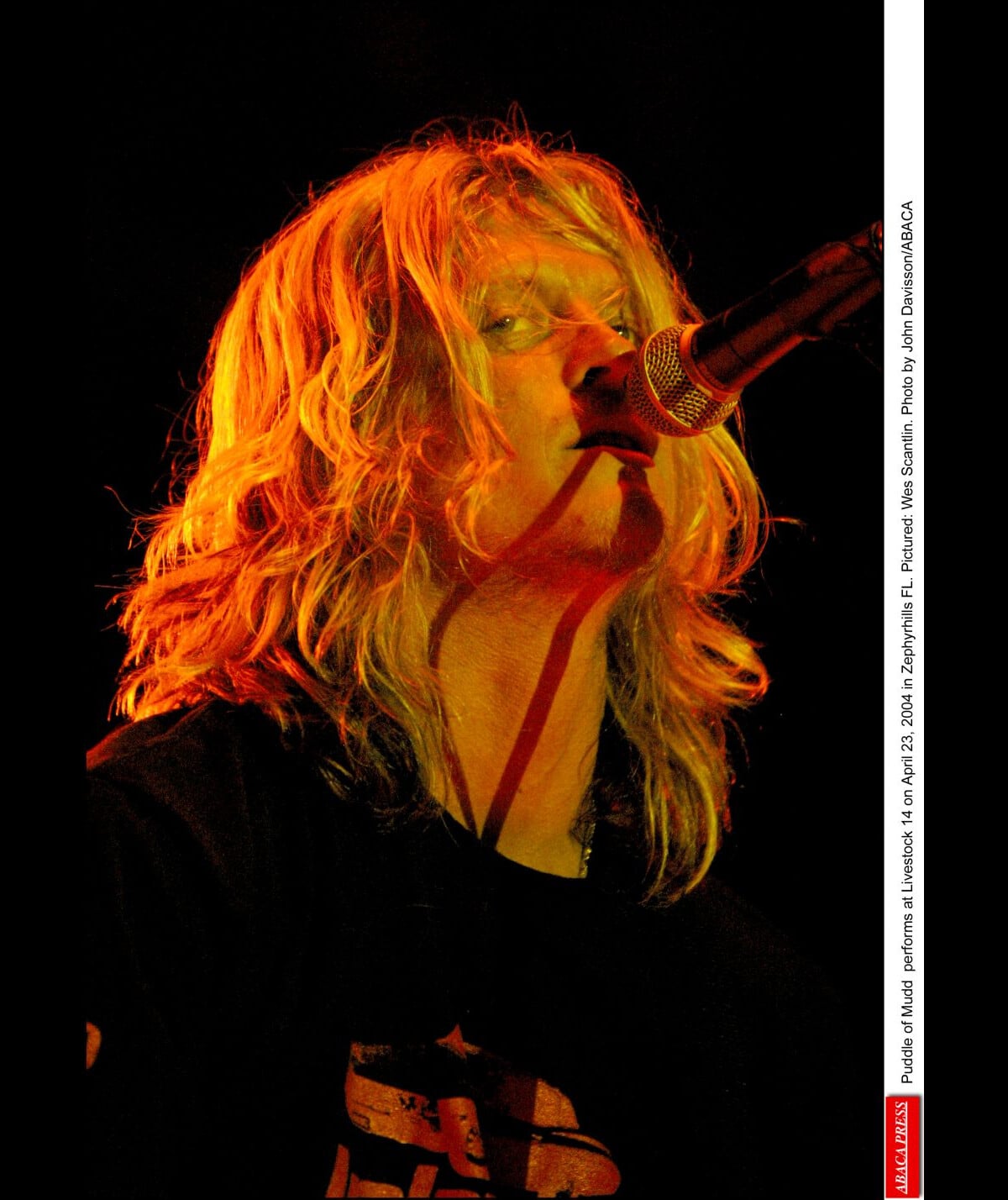 Vidéo Wes Scantlin du groupe Puddle of Mudd à Zephyrhills le 23 avril 2004. Purepeople