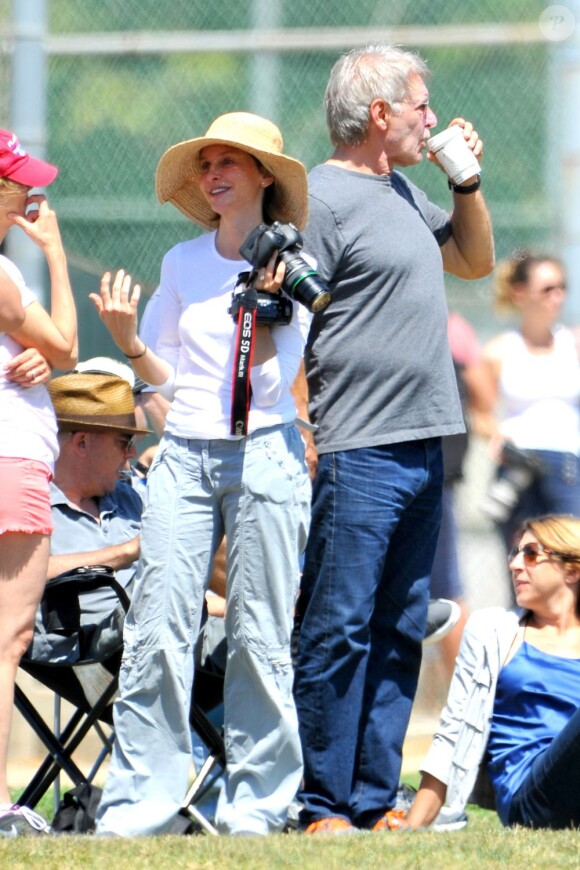 Les comédiens Harrison Ford et Calista Flockhart à Brentwood, le samedi 11 mai 2013.