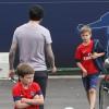Exclusif - David Beckham quitte le Camp des Loges avec ses trois fils Brooklyn, Cruz et Romeo après l'entraînement à Saint-Germain-en-Laye, le 4 mai 2013.