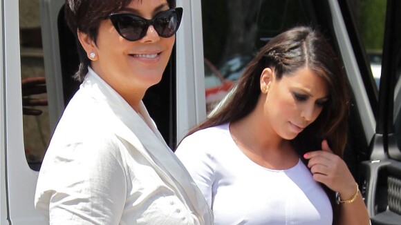 Kim Kardashian : Enceinte, chic et toujours en famille !