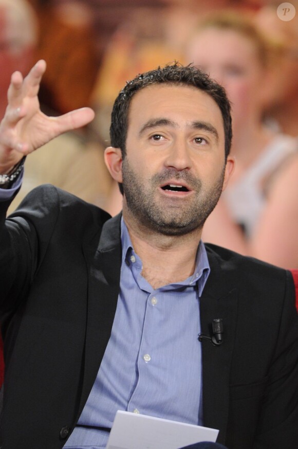 Mathieu Madénian à l'enregistrement de l'émission "Vivement Dimanche" le 15 mai 2013 à Paris pour une diffusion le 19 mai 2013.