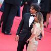 Tomer Sisley et Agathe de la Fontaine pendant la montée des marches du film Inside Llewyn Davis lors du 66e festival du film de Cannes, le 19 mai 2013.