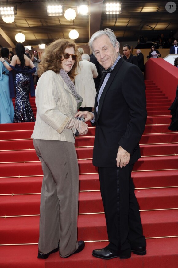 Constantin Costa-Gavras et sa femme lors de la montée des marches du Festival de Cannes le 19 mai 2013