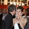 Guillaume Canet et Marion Cotillard très complices à la descente des marches du film Blood Ties lors du 66e Festival du film de Cannes, le 20 mai 2013.