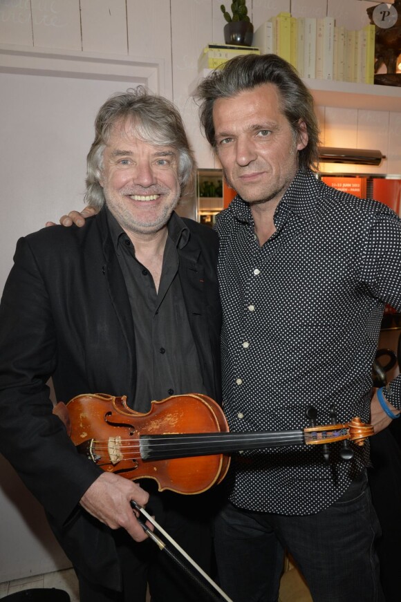 Didier Lockwood et Yvan Le Bolloc'h lors de la conférence de presse pour le Festival Jazz Musette des Puces au restaurant "Ma Cocotte" à Paris, le 17 mai 2013.